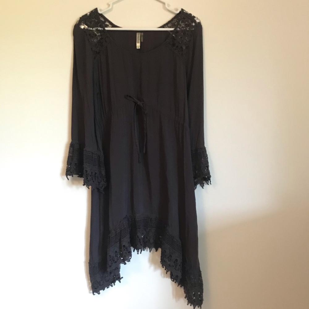 Monoreno Crochet Detail Three-Quarter Sleeve Dress